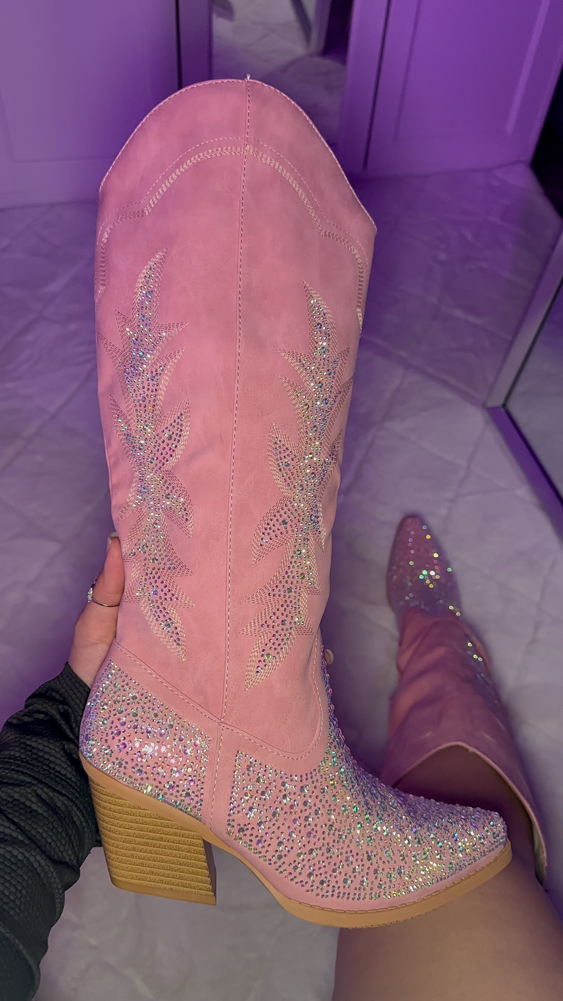 Pink bedazzled cowboy boots online